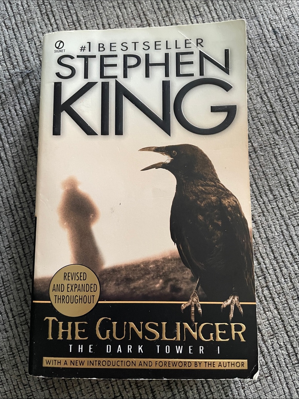 Stephen King The Gunslinger Paperback Book - Black & Cream Cover